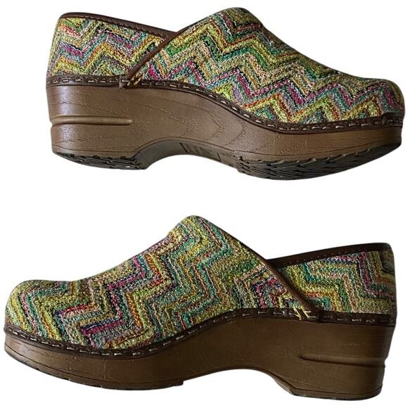 Sanita Clogs Womens Colorful Zig Leather Slip-Ons Size EU 35 US4 Nurse Shoes - Picture 1 of 11